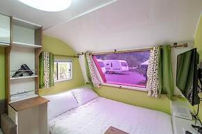 Four Seasons leisure town - Glamping