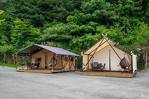 Four Seasons leisure town - Glamping