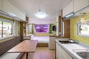 Four Seasons leisure town - Glamping