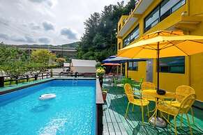 Four Seasons leisure town - Glamping