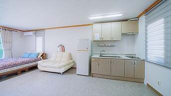 Youngwol Cloud Garden Pension