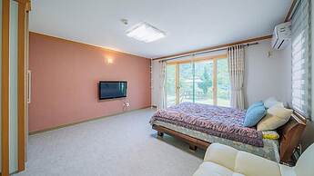 Youngwol Cloud Garden Pension