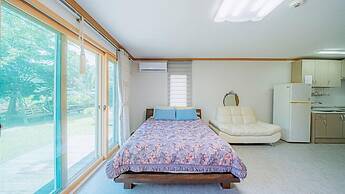 Youngwol Cloud Garden Pension