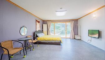 Youngwol Cloud Garden Pension