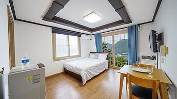 Geoje Cheongsol Pension