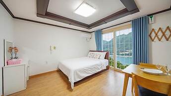 Geoje Cheongsol Pension