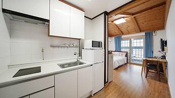 Geoje Cheongsol Pension