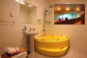 White Village Pension