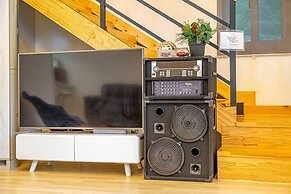 Vivaldi white house in vally