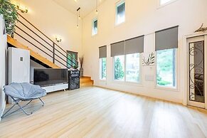 Vivaldi white house in vally