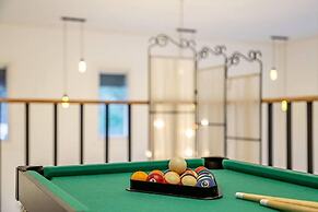 Vivaldi white house in vally