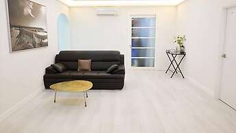 Vivaldi white house in vally