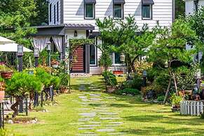 Vivaldi white house in vally