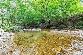 Vivaldi white house in vally