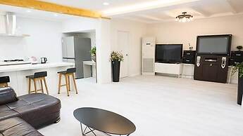 Vivaldi white house in vally