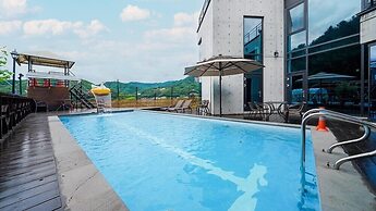 Asamo poolvilla