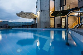 Asamo poolvilla
