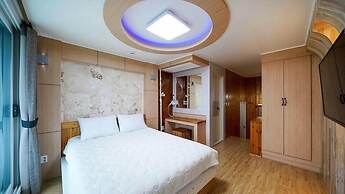 Blue Road Town Pension - Dalbit