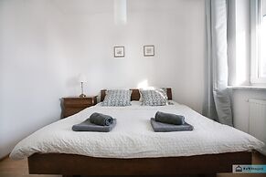 Warsaw Concierge Saxon Apartment