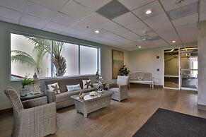 Surf And Racquet 101 3 Bedroom Condo by RedAwning