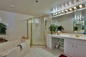 Surf And Racquet 101 3 Bedroom Condo by RedAwning