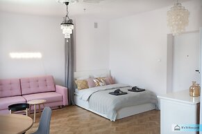 Warsaw Concierge Royal Baths Studio