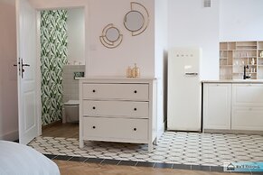 Warsaw Concierge Royal Baths Studio