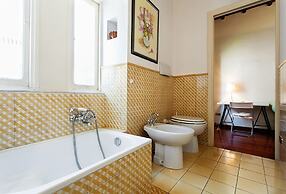 Clock Terrace House - FromHometoRome