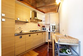 Clock Terrace House - FromHometoRome