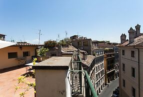 Clock Terrace House - FromHometoRome