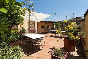 Clock Terrace House - FromHometoRome