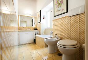 Clock Terrace House - FromHometoRome