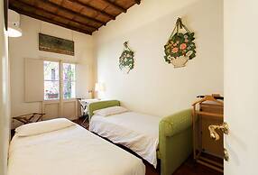 Clock Terrace House - FromHometoRome