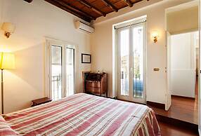 Clock Terrace House - FromHometoRome