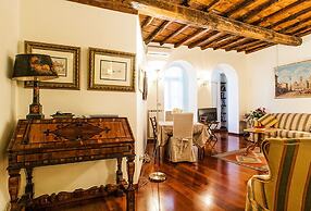 Clock Terrace House - FromHometoRome