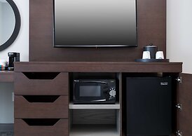 Hampton Inn & Suites Cape Canaveral Cruise Port