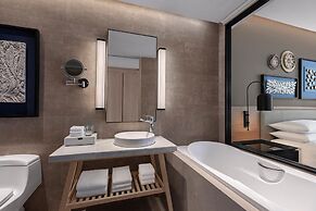 Four Points by Sheraton Phuket Patong Beach Resort