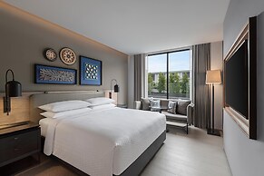 Four Points by Sheraton Phuket Patong Beach Resort