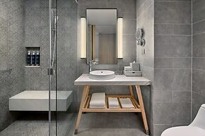 Four Points by Sheraton Phuket Patong Beach Resort