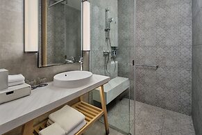 Four Points by Sheraton Phuket Patong Beach Resort