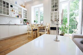 Warsaw Concierge Travellers Nest Wspolna