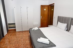 Lisbon Home Host - Hostel