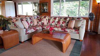 Hale Ki'i Maka Manu 4 Bedroom Home by RedAwning