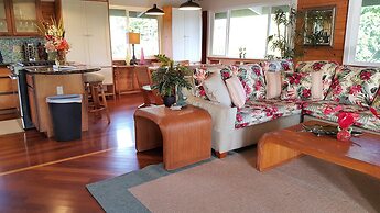 Hale Ki'i Maka Manu 4 Bedroom Home by RedAwning