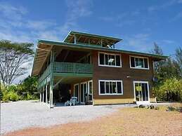 Hale Ki'i Maka Manu 4 Bedroom Home by RedAwning