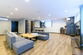 Black Gate Nippombashi