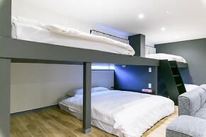 Black Gate Nippombashi