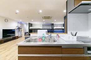 Black Gate Nippombashi