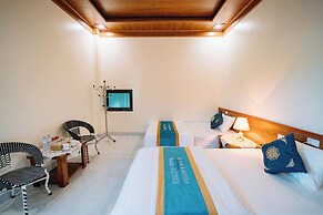 HG Hostel and Motobikes