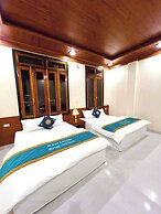 HG Hostel and Motobikes